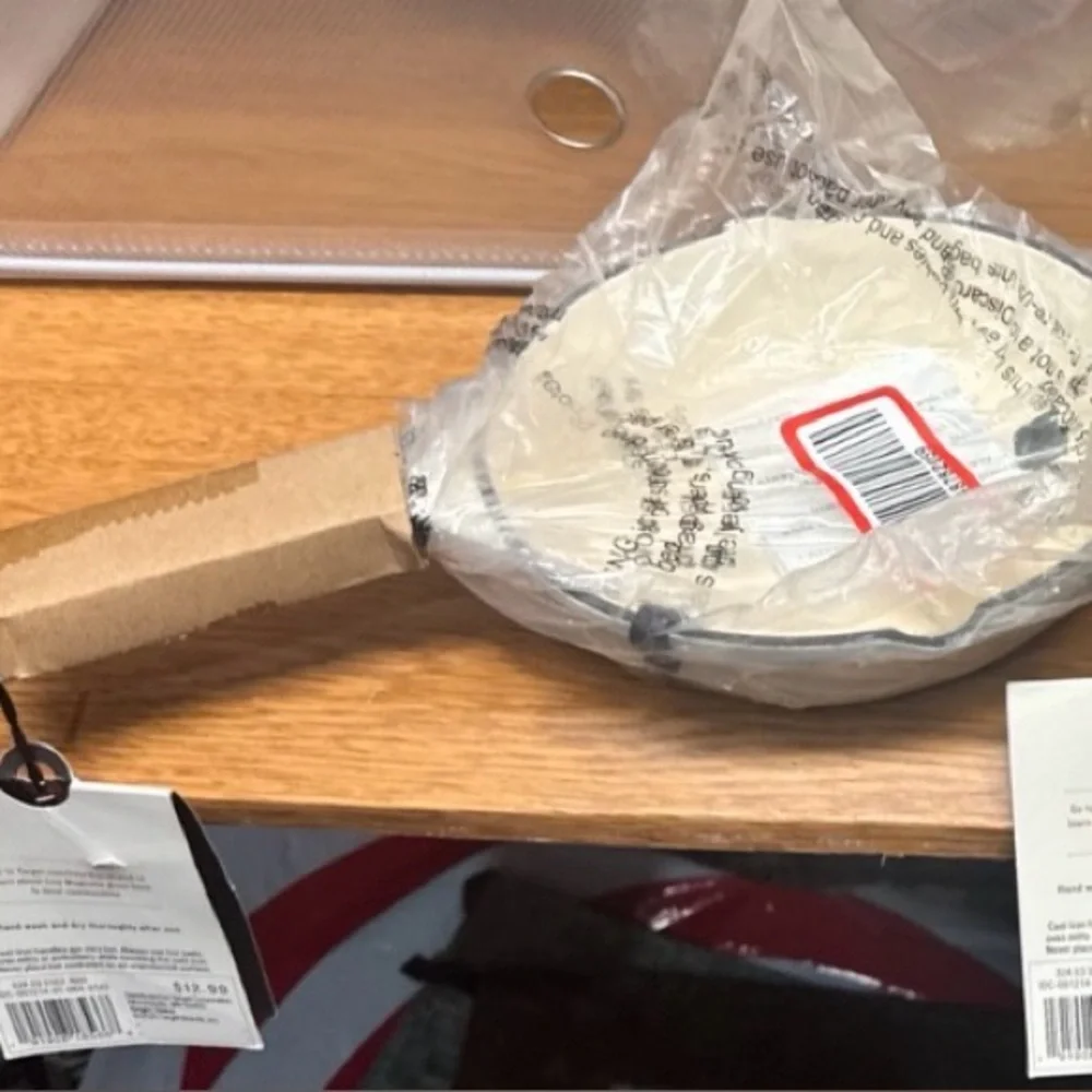 Hearth & Hand Magnolia Mini Cast Iron Skillet 6.5” Cream NWT